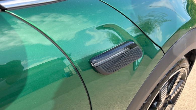 MINI Hatchback 1.5 Cooper Exclusive 5dr Auto Petrol Hatchback